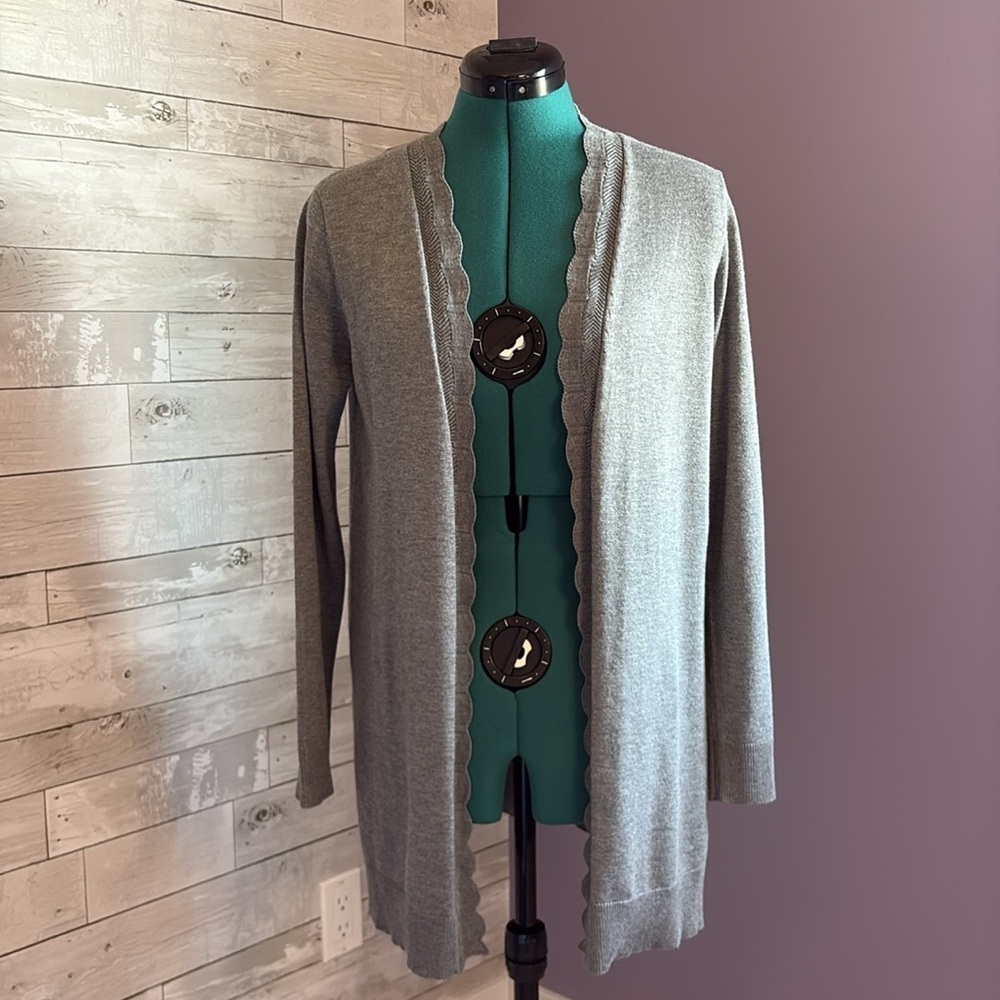 NWT CABLE & GAUGE Scallop Edge Gray Knit Open Cardigan